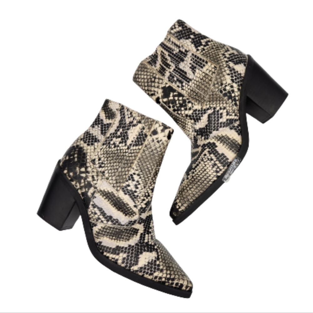 Blondo waterproof ankle boots 6M